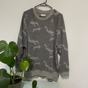 American eagle camo sweatshirt